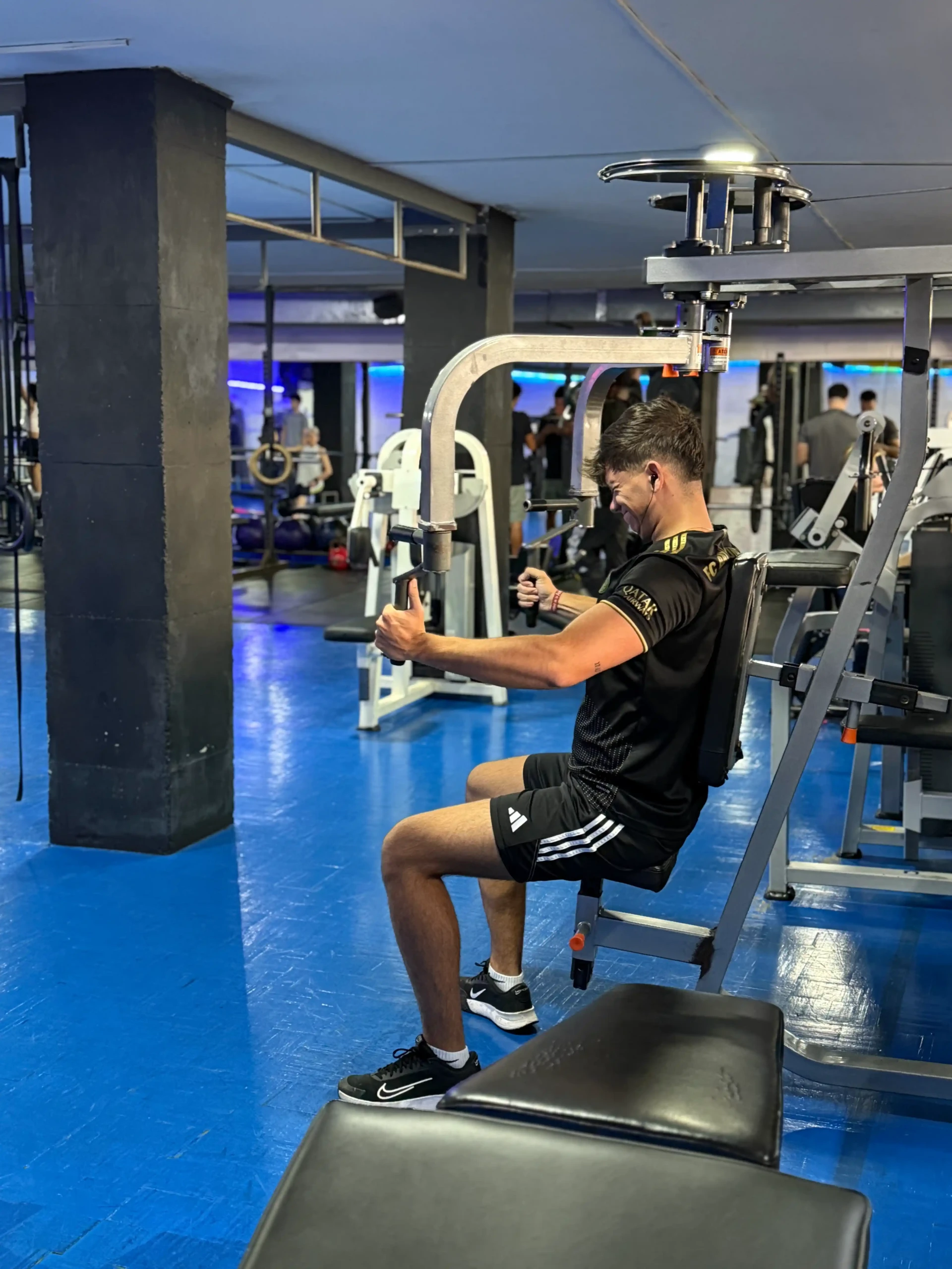 hombre haciendo ejercicio en granada